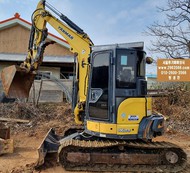 - Yanmar ViO55 2015 